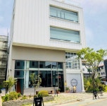 ‘카페’와 ‘플랜트란스’의 만남, 부산 핫플레이스 카페 ’데이지’- 헤럴드경제 ‘카페’와 ‘플랜트란스’의 만남, 부산 핫플레이스 카페... 