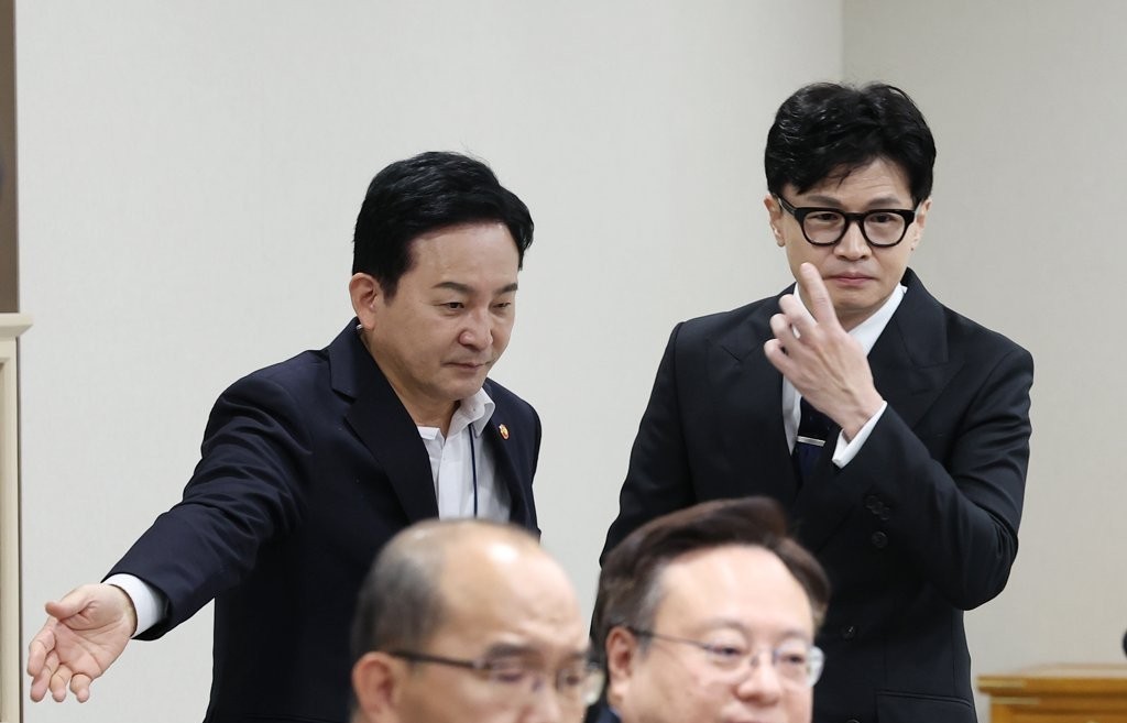 한동훈-원희룡 국민의힘 당대표 후보들, 선관위 제재에 불복하며 공방 격화