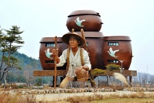 농촌의 흔한 마을회관.jpg - 유머/감동 - 알고사