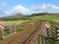 Crossing point on the railway (C) Gordon Hatton :: Geograph Britain and Ireland Crossing point on the railway (C) Gordon Hatton