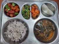 이달의식단<식생활관소식<율량소식<율량초등학교 율량초등학교