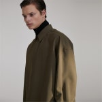 [에비너] 레이드백 볼륨 셔츠_오버사이즈드_카키 - 주식회사 서울쇼룸 [에비너] 레이드백 볼륨 셔츠_오버사이즈드_카키