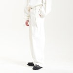 [라멀마메종] WIDE TUCK DENIM PANTS IVORY - 주식회사 서울쇼룸 [라멀마메종] WIDE TUCK DENIM PANTS IVORY