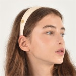 [하스] White Velvet Gold Logo Headband_HB037 - 주식회사 서울쇼룸 [하스] White Velvet Gold Logo Headband_HB037