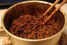 짜파게티가 중국집 짜장보다 맛이 못한 이유가뭐냐 - 정치, 사회 갤러리 짜파게티가 중국집 짜장보다  맛이 못한  이유가뭐냐 - 정치, 사회 갤러리
