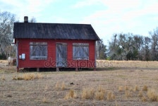 오래 된 빨간 집  