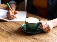 카페인 과다, 청소년의 만성 두통 일으키나