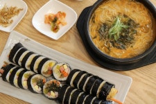 한입 쏙 넣으면 신세계가 펼쳐지는, 김밥 맛집 5곳