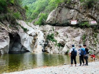 계곡 트레킹의 진수를 보여주는 ‘삼척 덕풍계곡’