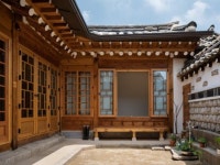 아늑한 마당을 품은 집, 80년된 북촌 살림 한옥