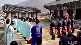 [포토] 영월향교에서 펼쳐진 춘기석전대제  | 일요신문 [포토] 영월향교에서 펼쳐진 춘기석전대제 