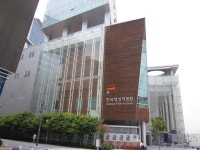 8. 극장 유랑기