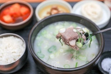 처음보는 고기폭탄 육개장
