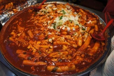 영화 속 흔적 따라, 부산의 숨은 명소와 맛집 여행