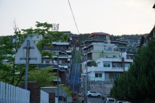 연등으로 빛나는 4월의 부산 삼광사