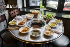 연탄 향 입은 제주 흑돼지 맛집 <연탄과친한돼지>