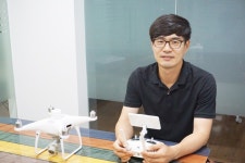 글 쓰던 홍보 활동가가 드론 파일럿이 된 이유