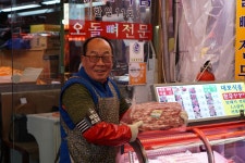 마장동에는 20년 내공으로 만드는 오돌뼈가 있다