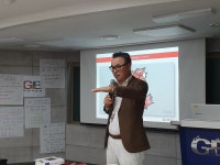 세상은 사람이,사람은 교육이,교육은 패럴랙스가 바꾼다.