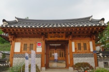 한옥마을 공동체 : 자연 속 느슨한 우리네 마을 이웃