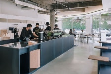 압구정의 모던한 베이커리 카페, 플링크