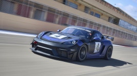 포르쉐 뉴 718 카이맨 GT4 RS 클럽스포츠