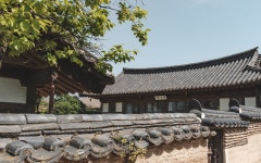 담장 따라 걷는 한옥 박물관 담장 따라 걷는 한옥 박물관 