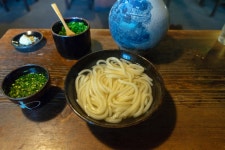 초가집에서 맛본 시골 우동, 와라야