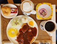 절경 속 브런치카페