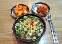 혼밥 VS 혼술