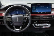 “이거 탐나네” 국내 출시 전부터 아빠들 환장한 SUV