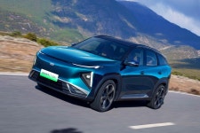 1240km 주행 가능한 가성비 하이브리드 SUV 등장