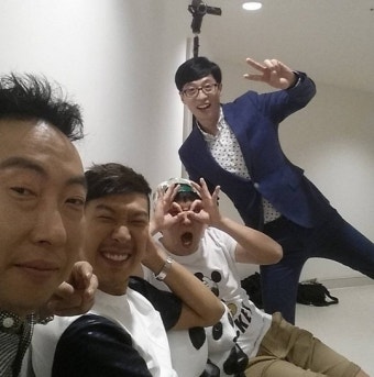 외방커뮤니티 > 쇼프로 > 박명수, 유재석-정형돈-하하와 촬영 인증샷 