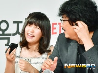 더쿠 - 오늘 옥자팀 기자회견 사진.jpg