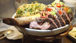 맛에 한번 더 놀래는 퓨전 한식 ‘개다리소반 대왕갈비’ - kakaoTV 비주얼에 한번! 맛에 한번 더 놀래는 퓨전 한식 ‘개다리소반 대왕갈비’