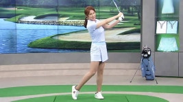 [김영 레슨] 드라이버샷 방향성 잡기, 오른손과 팔은 밑에서 - kakaoTV [김영 레슨] 드라이버샷 방향성 잡기, 오른손과 팔은 밑에서