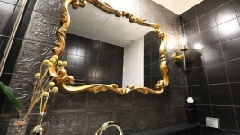 5성급 호텔의 골드 & 블랙 화장실 - kakaoTV 5성급 호텔의 골드 & 블랙 화장실