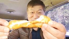 먹을수록 쫄깃×고소한 ‘부산 꽈배기’의 달인! - kakaoTV 보통 꽈배기가 아니다! 먹을수록 쫄깃×고소한 ‘부산 꽈배기’의 달인!