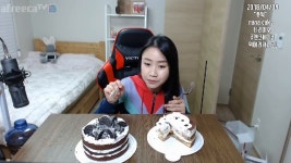 (후식)나나케이크nanacake-티라미수,쿠앤크케이크 2판 (소통먹방)먹동이 - kakaoTV (후식)나나케이크nanacake-티라미수,쿠앤크케이크 2판... 