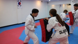 기합소리 쩌렁쩌렁! 의정부 아리랑 성인태권도 청춘태권도장 - kakaoTV 기합소리 쩌렁쩌렁! 의정부 아리랑 성인태권도 청춘태권도장