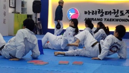 [태권도발차기] 청춘남녀·성인어른들의 돌려차기(spin_kick) | 서울 청춘태권도장·성인태권도장 - kakaoTV [태권도발차기] 청춘남녀... 