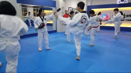 [태권도발차기] 미국·영국·일본·중국·한국 TKD 횐님들의 발차기 | 서울 청춘태권도장·성인태권도장 - kakaoTV [태권도발차기] 미국·영국... 