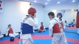 성인태권도장의 남자vs여자 겨루기 매치! 의정부 청춘태권도 - kakaoTV 성인태권도장의 남자vs여자 겨루기 매치! 의정부 청춘태권도