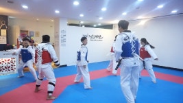 불금은 의정부핫플! 청춘태권도 성인들의 핫한 운동~ 겨루기 - kakaoTV 불금은 의정부핫플! 청춘태권도 성인들의 핫한 운동~ 겨루기