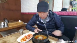 성동세무소 한경화설렁탕 거의 30년전통의 간판의 비밀? - kakaoTV... 성수동 성동세무소 한경화설렁탕  거의 30년전통의 간판의 비밀? 