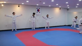 아리랑 청춘들의 불타는 태권도!!ㅣ의정부 성인태권도장 - kakaoTV 불타는 금요일! 아리랑 청춘들의 불타는 태권도!!ㅣ의정부 성인태권도장