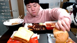 【영이】 편의점 국물떡볶이+등심돈까스 도시락+공화춘 짜장+맥앤치즈버거+더블치즈피자 토스트 먹방 - kakaoTV 【영이】 편의점 국물떡볶이... 