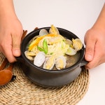 토실토실 실한 제철 바지락 듬뿍 넣은  <바지락 칼국수>  - kakaoTV 토실토실 실한 제철 바지락 듬뿍 넣은  <바지락 칼국수> 