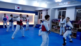 청춘태권도장·성인태권도장 - kakaoTV [태권도겨루기] 남자겨루기... 하는 여봉봉띠 vs 세자르(cesar) | 서울 청춘태권도장·성인태권도장