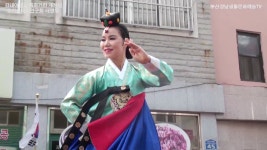 우리춤사랑연구회-태평무(감내아랫길 특화거리 공연-2019감천문화마을 골목축제) - kakaoTV 우리춤사랑연구회-태평무(감내아랫길 특화거리... 